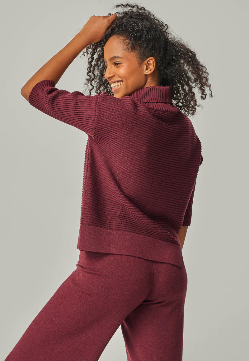 PULLOVER BAILEY - Asymmetrischer Merino Rollkragenpullover